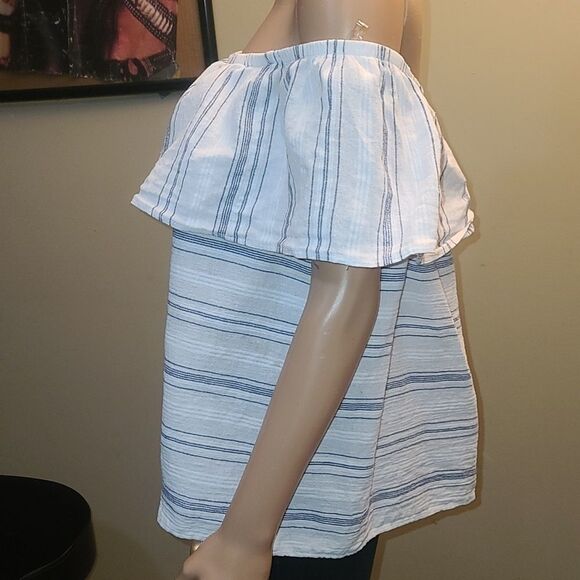 4 si3nn^ white stripe off the shoulder blouse - Picture 3 of 7